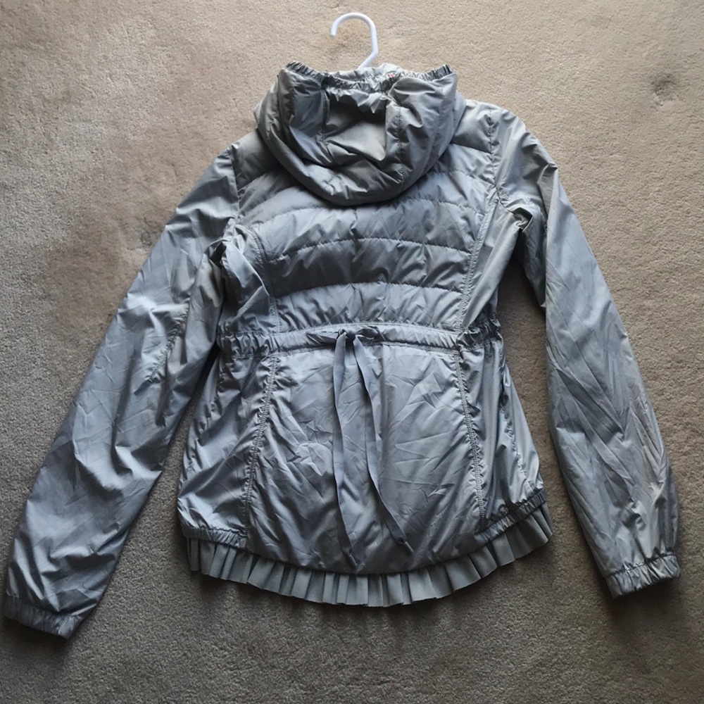 Lululemon Spring Fling Windbreaker-damaged